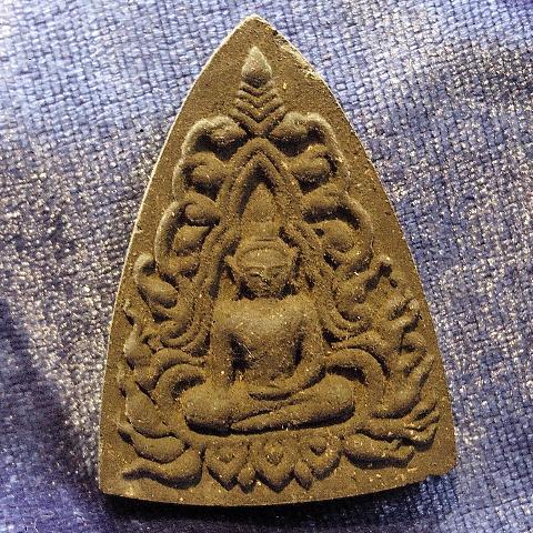 ขุนแผนเนื้อว่านผสมผงรกแมวหลวงปู่คำบุ (ผสมผงเหล็กน้ำพี้)