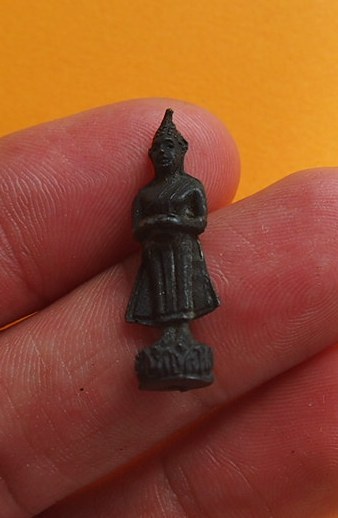 ***เริ่ม 10 บาท***เคาะเดียวแดง รูปหล่อหลวงพ่อวัดบ้านแหลม ปี 33