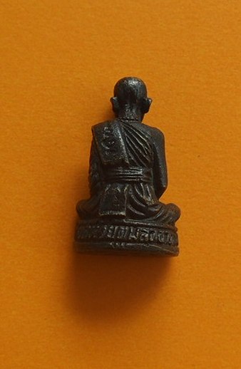 ***เริ่ม 10 บาท***เคาะเดียวแดง รูปหล่อหลวงสวัสดิ์ วัดห้วยตูม นครสวรรค์ รุ่น 1