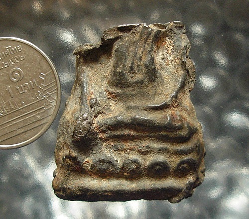 พระหูยานชินเงินลพบุรี....พิมพ์กลาง หักเดิมในกรุ