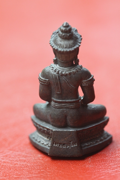 (ราคาพิเศษฉลองปีที่ ๓  ๑๒๐ บาท) พระกริ่งเศรษฐีศรีสะเกษ หลวงปู่เกลี้ยง วัดโนนแกด จ.ศรีสะเกษ