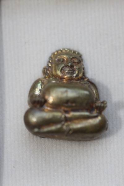 (ราคาพิเศษฉลองปีที่ ๓ ๑๐๐ บาท)  พระสังกัลจายน หลวงปู่เกลี้ยง วัดโนนแกด จ.ศรีสะเกษ รุ่นบุญฤทธิ์ 