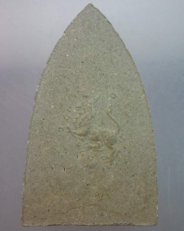 พระผงพิมพ์เศียรแหลม วัดสามปลื้ม ปี ๑๕ หลังสิงห์ หลวงปู่โต๊ะ ปลุกเสก