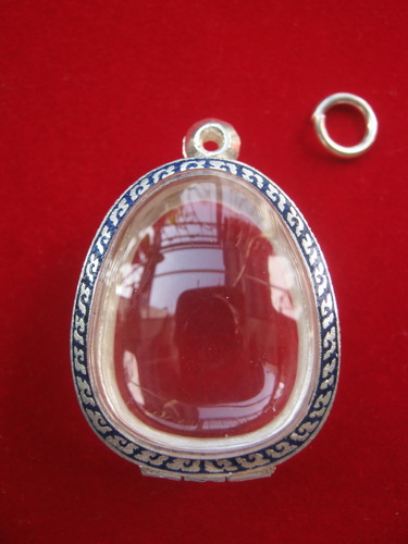 ตลับเงินแท้ แกะลาย ลงยา หลังเปิด ยกซุ้ม สำหรับใส่พระปิดตา ลป. โต๊ะ พิมพ์จัมโบ้ งานสวยๆๆ