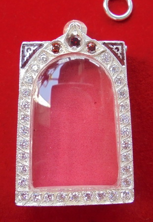 ตลับเงินแท้ แกะลาย ลงยา ล้อมพลอย หลังปิด ยกซุ้ม สำหรับใส่พระสมเด็จทั่วไป งานสวยๆๆ