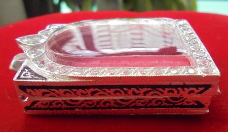 ตลับเงินแท้ แกะลาย ลงยา ล้อมพลอย หลังปิด ยกซุ้ม สำหรับใส่พระสมเด็จทั่วไป งานสวยๆๆ