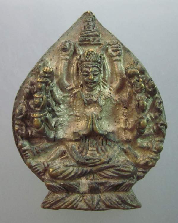 รูปหล่อเจ้าแม่กวนอิมพันมือ หลวงพ่อคูณ วัดบ้านไร่  รุ่นอายุยืน