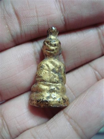 พระวัดเชิงท่า (พิมพ์เล็ก) ทาชาดแดง ปิดทอง พิมพ์ฤาษี สวยๆ (เคาะเดียว) 350 บาท