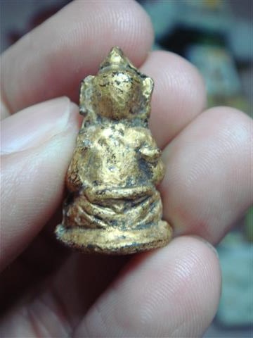 พระวัดเชิงท่า (พิมพ์เล็ก) ทาชาดแดง ปิดทอง พิมพ์พระพิฆเนศวร์ สวยๆ (เคาะเดียว) 350 บาท