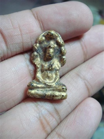 พระวัดเชิงท่า (พิมพ์เล็ก) ทาชาดแดง ปิดทอง พิมพ์พระนาคปรก สวยๆ (เคาะเดียว) 350 บาท ( 2 )