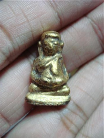 พระวัดเชิงท่า (พิมพ์เล็ก) ทาชาดแดง ปิดทอง พิมพ์พระสังกัจจายน์ สวยๆ (เคาะเดียว) 350 บาท ( 2 )