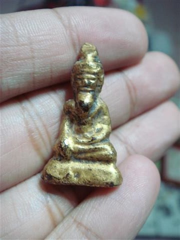 พระวัดเชิงท่า (พิมพ์เล็ก) ทาชาดแดง ปิดทอง พิมพ์ฤาษี สวยๆ (เคาะเดียว) 350 บาท ( 2 )