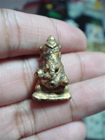 พระวัดเชิงท่า (พิมพ์เล็ก) ทาชาดแดง ปิดทอง พิมพ์พระพิฆเนศวร์ สวยๆ (เคาะเดียว) 350 บาท (2 )