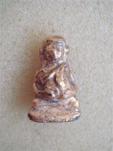 พระวัดเชิงท่า (พิมพ์เล็ก) ทาชาดแดง ปิดทอง พิมพ์พระสังกัจจายน์ สวยๆ (เคาะเดียว) 350 บาท