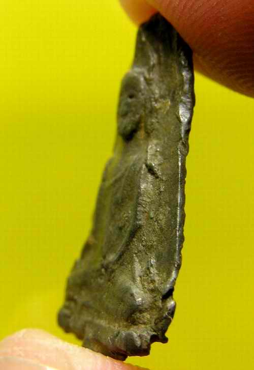 พระยอดธง กรุพญาดำ สุโขทัย ชินเงิน หลังลายผ้า 