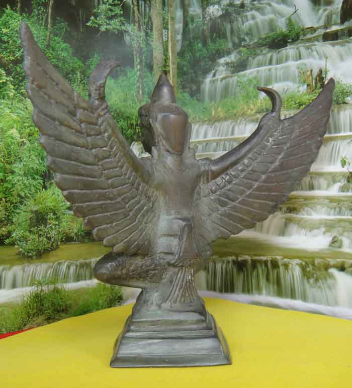 ((( วัดใจเคาะเดียว ๑๐ บาท แดง))) พญาครุฑใหญ่ เนื้อทองเหลืองสนิมเขียว เครื่องหมายแห่งสิทธิอำนาจและควา