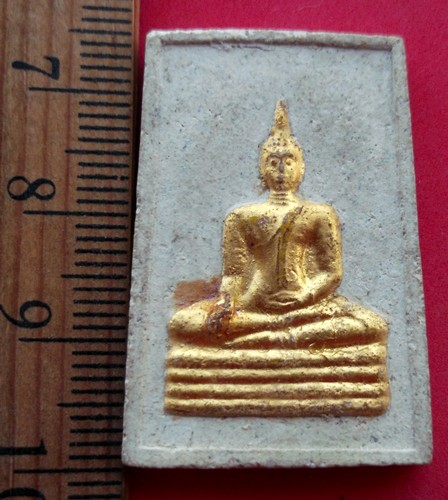 10 บาท พระผงพระพุทธรูปทองคำ  วัดไตรมิตรวิทยารามวรวิหาร กรุงเทพ ** Pj541