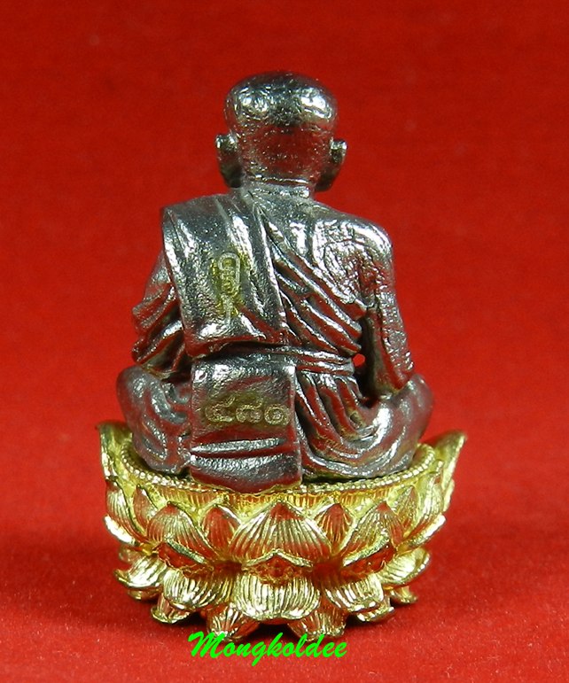 หลวงปู่ทวด สูง 1.2 นิ้ว รุ่น ปาฎิหาริย์สองโพธิสัตว์ เนื้อไวท์บราส ฐานทองระฆัง เลขสวย#481