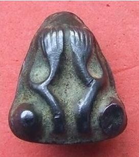 ปิดตาเนื้อเมฆพัตร์ หลวงปู่บุญ วัดกลางบางแก้ว พิมพ์มาตราฐานนิยมครับ มีโชว์อยู่ในพิพิธภัณฑ์ 