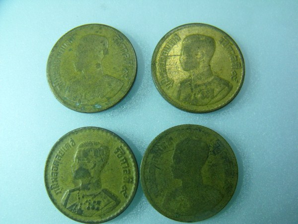 เหรียญ 50 สตางค์ ปี 2500 ทีเดียว 4 เหรียญ เคาะเดียว (รายการ 50 บาท)