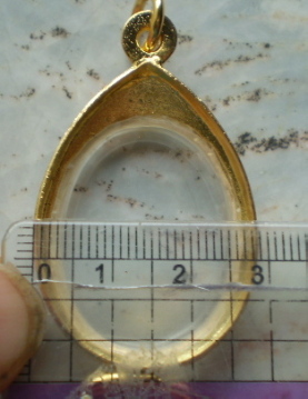 ตลับเงินแกะลาย ล้อมเพชร  ใส่เหรียญไข่กลาง  เคาะเดียว 