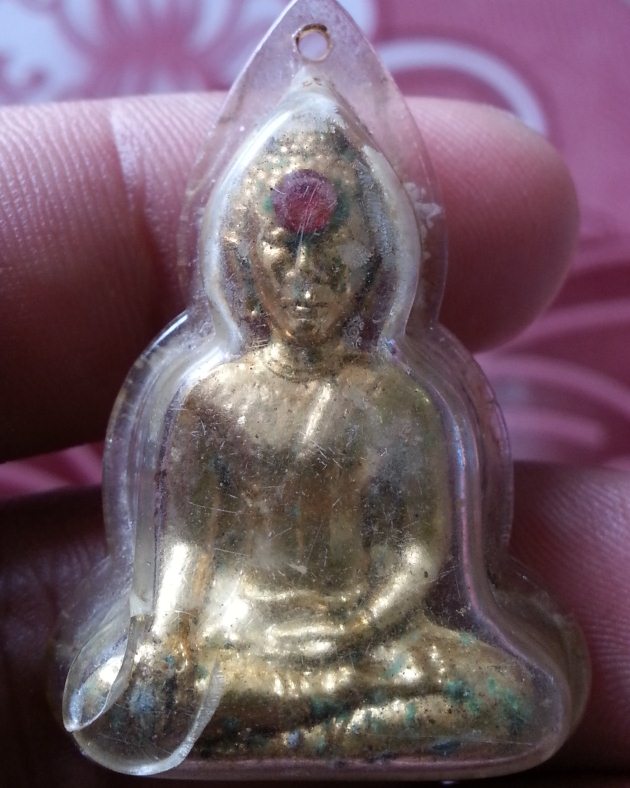 พระใสรุ่นแรก ไม่ตอก หน้านาง เลี่ยมเดิม จาก วัด