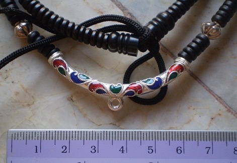 สร้อยกะลาตาเดียว  บวกเงินแท้   ห่วงกลางโค้งเงิน  เคาะเดียว 