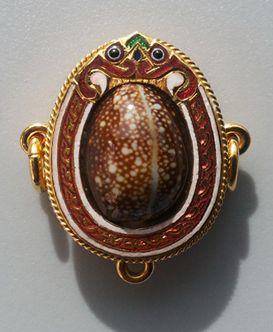 "เคาะเดียว"เบี้ยแก้ทองคำลงยา หลวงปู่เจือ น้ำหนักทองคำ 8.8 กรัม