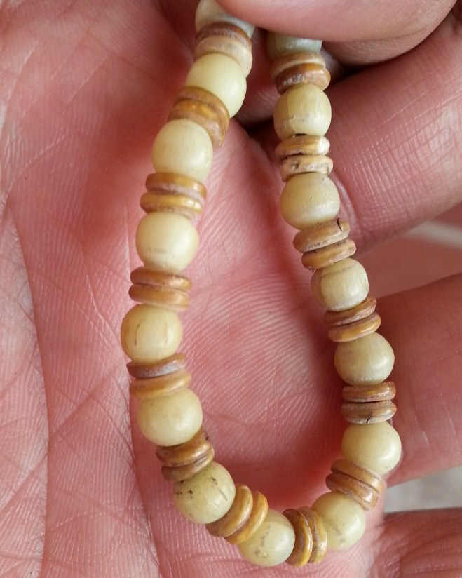 สร้อยงา+เขี้ยว และเขาเลี่ยมสามห่วง 