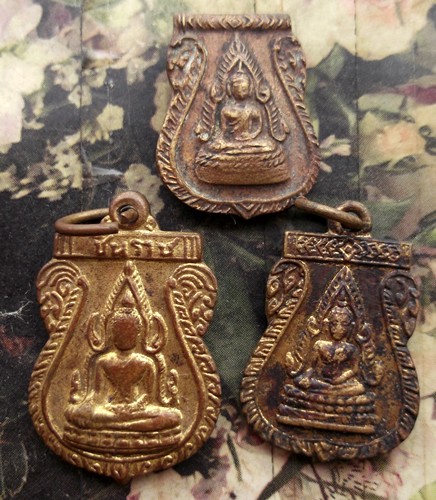 10 บาท กับ เหรียญพระพุทธชินราช ...Bi889