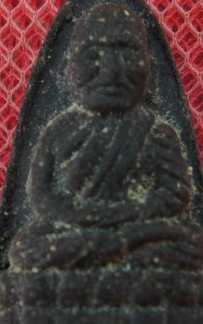 หลวงปู่ทวด วัดท่าไทร จ.สุราษฏร์ฯ ปี 2537 ( พิมพ์เล็ก หรือพิมพ์หน้าปี 24 ) เนื้อว่านกากยายักษ์ อาจา