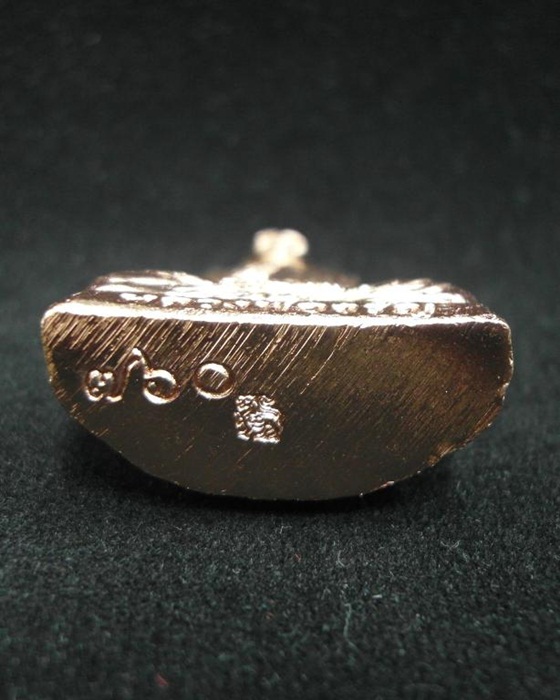 รูปเหมือนปั้มพิมพ์เข่ากว้าง รุ่นแรก เจริญพร พระธรรมสิงหบุราจารย์ หลวงพ่อจรัญ ฐิตธมโม วัดอัมพวัน