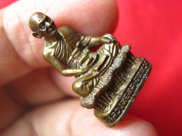 รูปหล่อลอยองค์พิมพ์สะดุ้งกลับ หลวงพ่อพูล วัดไผ่ล้อม นครปฐม ปี 2544 ผิวเดิม