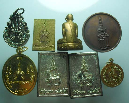 หลวงพ่อแพ วัดพิกุลทอง สิงห์บุรี 8องค์ เคาะเดียว