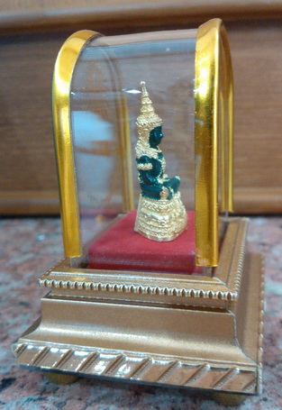 พระแก้วมรกต ทรงเครื่องฤดูร้อน ขนาดตั้งหน้ารถ