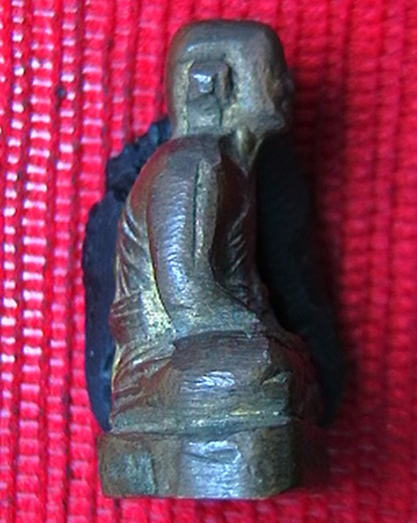 รูปหล่อเหมือนปั๊มหลวงพ่อพลอย อุดผงใต้ฐาน