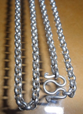 สร้อยเงินแท้ขนาดสวมคอได้ครับ