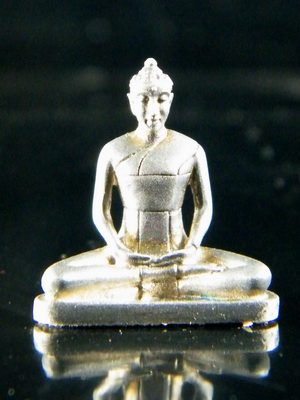 (เคาะเดียว)  พระธรรมกาย เนื้อเงิน ไม่มีกล่อง