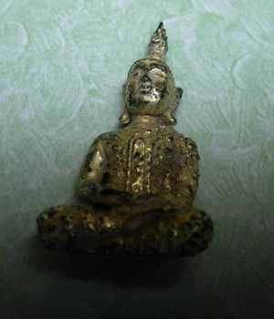 พระรัตน ปิดทองคำทั้งองค์ วัดใจ