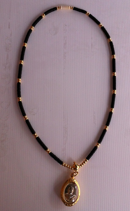 **ราคาพิเศษ**สร้อยกะลา+เม็ดทอง+หัวขุนทอง+ตัวจบงาแท้..ยาว27นิ้วกว่า..สวยงามมาก(เฉพาะสร้อยอย่างเดียว)