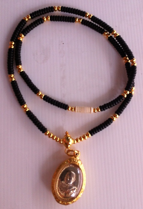 **ราคาพิเศษ**สร้อยกะลา+เม็ดทอง+หัวขุนทอง+ตัวจบงาแท้..ยาว27นิ้วกว่า..สวยงามมาก(เฉพาะสร้อยอย่างเดียว)