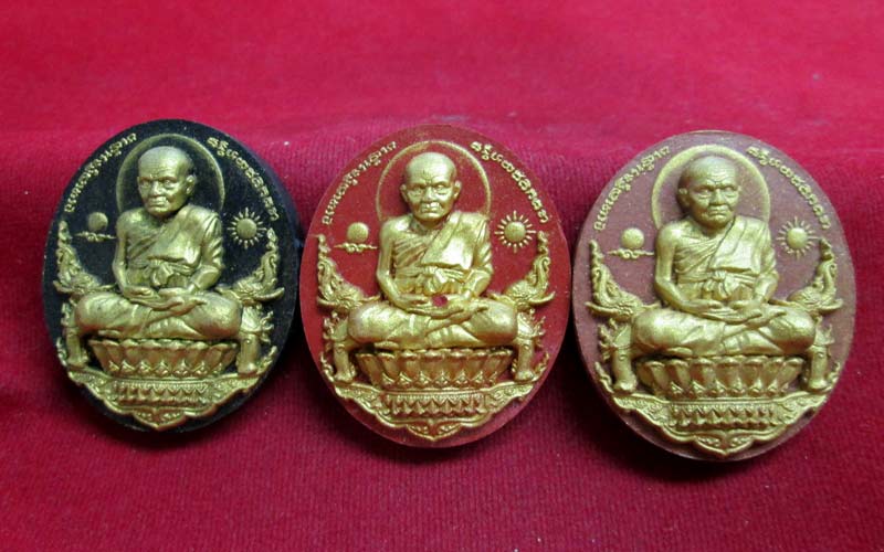 หลวงพ่อทวดนั่งพานรุ่น๑ พุทธอุทธยานมหาราช วัดวชิรธรรมาราม จ.พระนครศรีอยุธยา เนื้อว่านปัดทอง