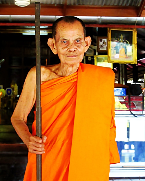 พระขุนแผนผงพรายสามเชื้อ หลวงปู่นาม วัดน้อยชมภู่ ๘