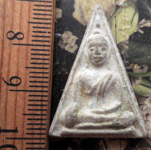 10 บาท กับ พระผงวัดชัยมงคล จ.สมุทรปราการ .....AC113