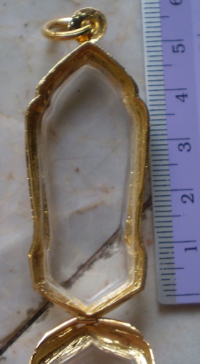 ตลับเงินแกะลาย  ชุบทองแท้  ใส่เหรียญ 25 ศตวรรษ  เคาะเดียว 