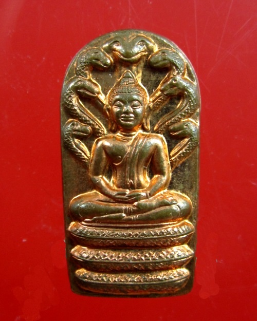 พระปรกใบมะขามรุ่น ๒ เนื้อทองแดง หลวงพ่ออุ้น สุขกาโม วัดตาลกง จ.เพชรบุรี ปี พ.ศ.๒๕๔๗