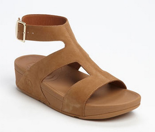 รองเท้า fitflop รุ่น arena tan ของใหม่ ราคาไม่แพง