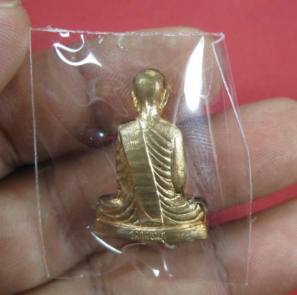 รูปเหมือนปั๊มหลวงปู่คำบุ คุตฺตจิตโต วัดกุดชมภู จ.อุบล ฯ พร้อมกล่องเดิมวัดใจ
