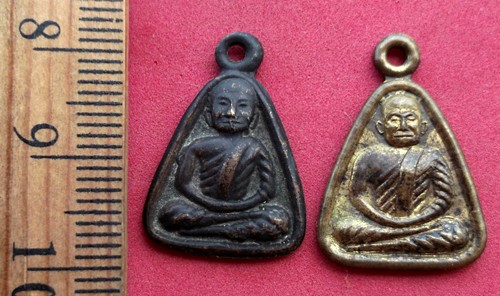 10 บาท เหรียญหลวงพ่อเงิน 2 เหรียญ *** Pj754