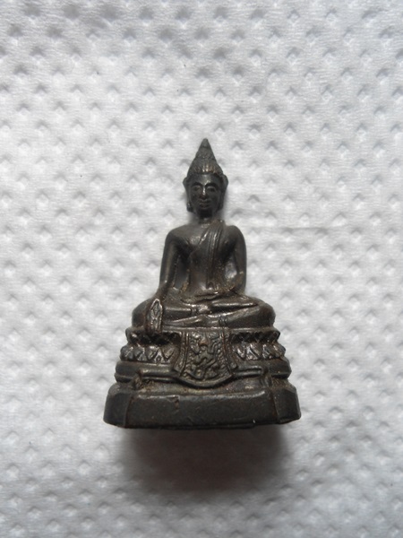พระกริ่ง ภปร องค์ที่2ครับ